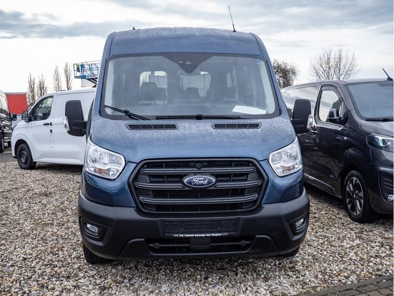 Gebraucht Ford Transit Trend 150 PS (110 kW) 2023 Blau / chroma blau Kombi