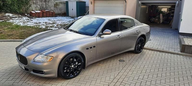 Grau Gebraucht 2011 Maserati Quattroporte Limousine | 26.500 € (Guter Preis) - Bild 1/4