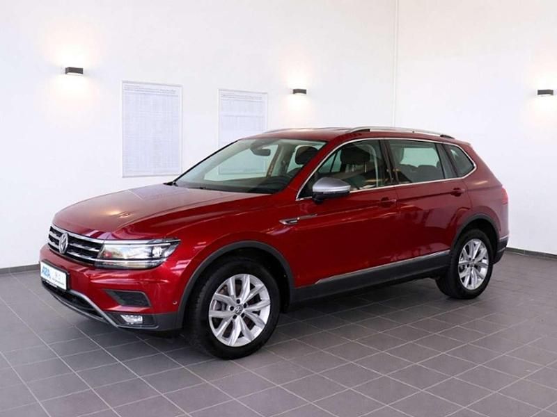 Gebraucht VW Tiguan Allspace Highline 190 PS (139 kW) 2020 Ruby red metallic SUV