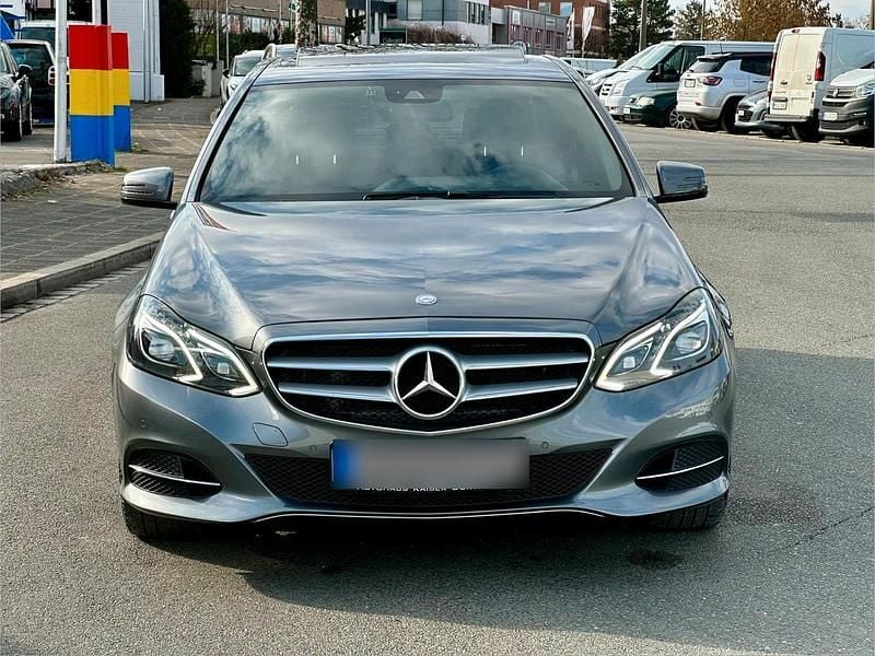 Gebraucht Mercedes E220 170 PS (125 kW) 2016 Grau Limousine