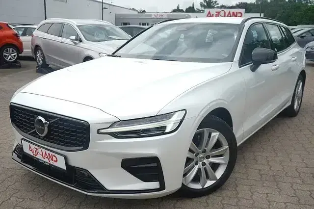 Gebraucht Volvo V60 Plus 197 PS (144 kW) 2023 Weiß Kombi