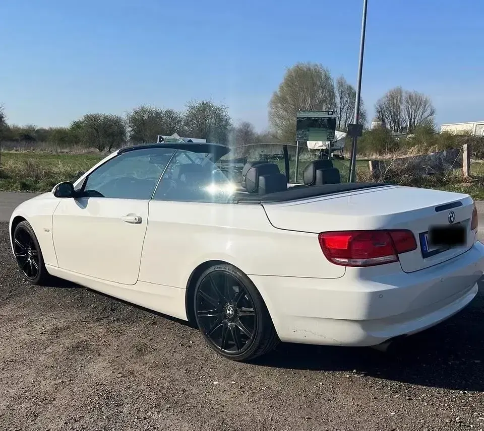 Gebraucht BMW 325 217 PS (159 kW) 2009 Weiß Cabrio