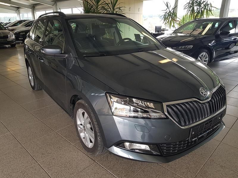 Grau Gebraucht 2019 Skoda Fabia Style Kombi | 11.490 € (Guter Preis) - Bild 1/4