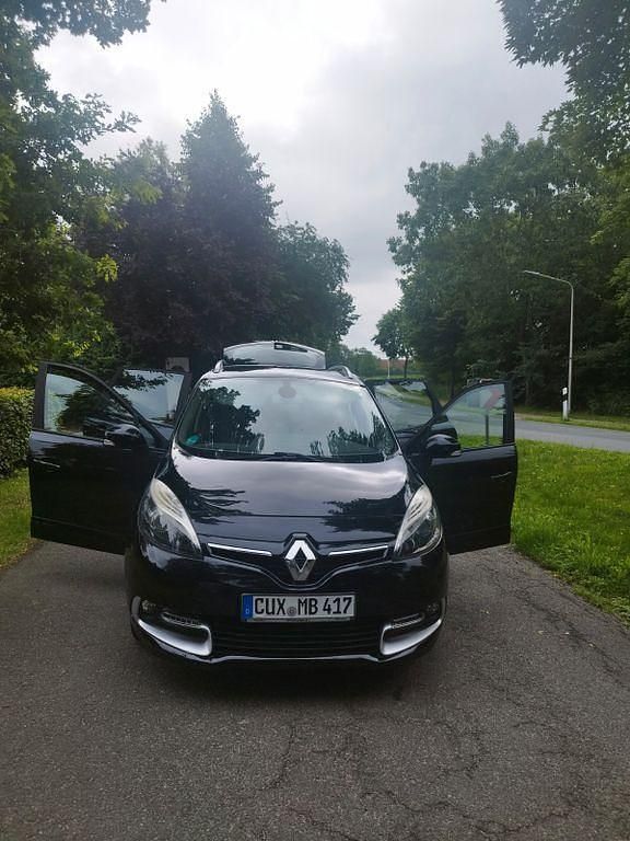Schwarz Gebraucht 2013 Renault Grand Scénic III Bose Edition Van / Kleinbus | 4.800 € (Fairer Preis) - Bild 1/4