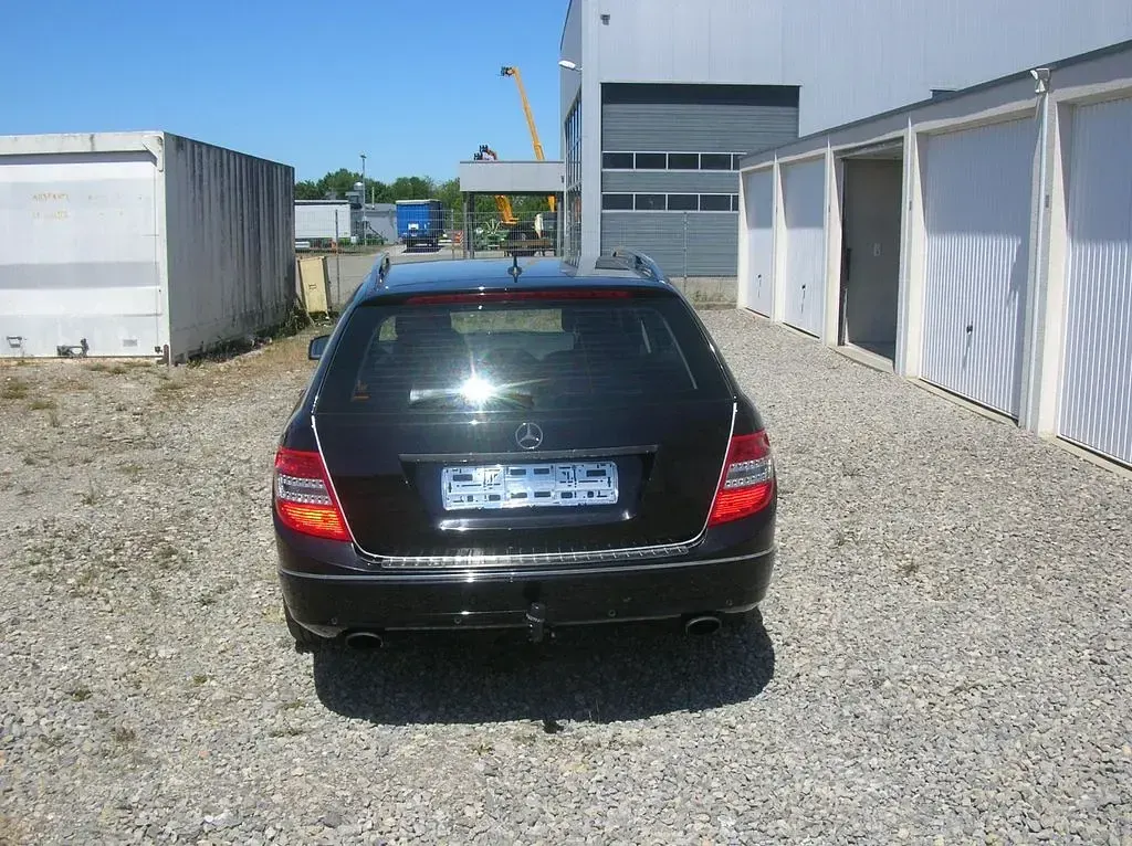 Gebraucht Mercedes C300 231 PS (169 kW) 2011 Schwarz Limousine