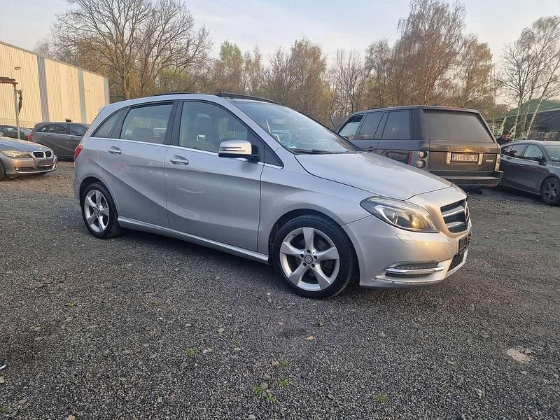 Gebraucht Mercedes B200 156 PS (114 kW) 2013 Polarsilber  metalliclack Van / Kleinbus