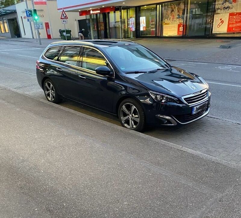 Grau Gebraucht 2015 Peugeot 308 Allure Kombi | 6.600 € (Fairer Preis) - Bild 1/4