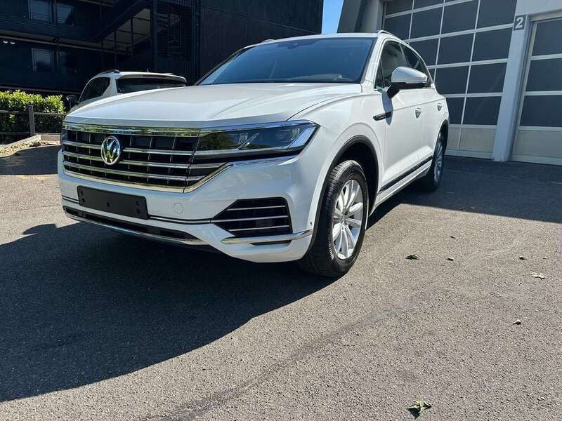Pure white Gebraucht 2018 VW Touareg Elegance SUV | 21.700 € - Bild 1/4