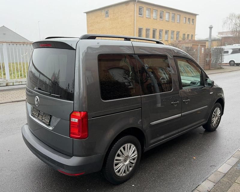 Gebraucht VW Caddy Life 102 PS (75 kW) 2019 Grau Van / Kleinbus