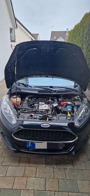 Gebraucht Ford Fiesta Cool & Connect 101 PS (74 kW) 2017 Schwarz Kleinwagen