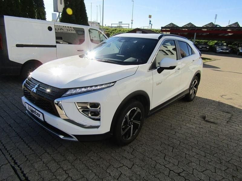 Gebraucht Mitsubishi Eclipse Cross Plus 188 PS (138 kW) 2022 Weiß SUV