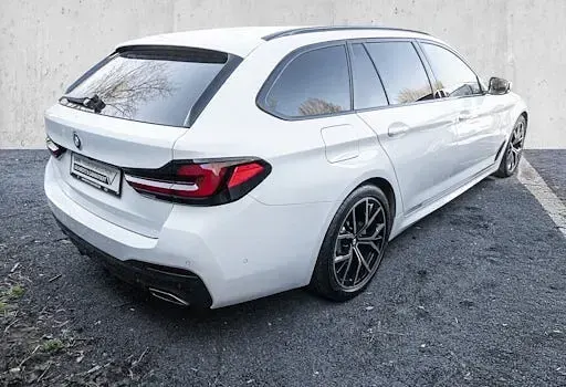 Używany BMW 520 Shadowline 197 KM (144 kW) 2023 Biały Kombi