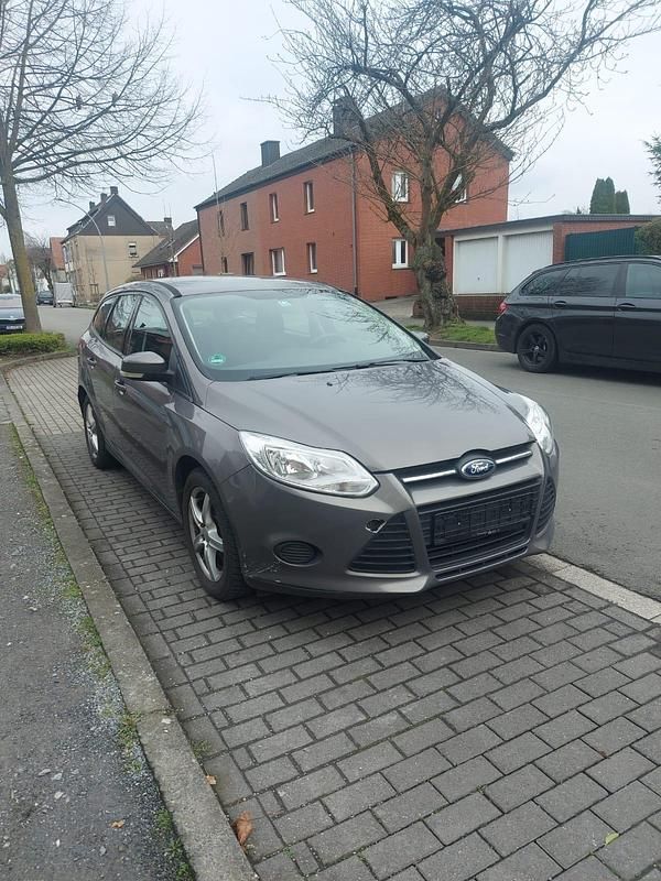 Second-hand Ford Focus 115 CP (84 kW) 2012 Gri Break
