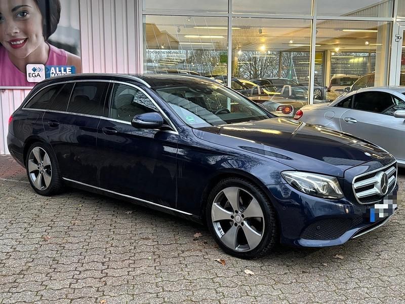Usata Mercedes E220 194 CV (142 kW) 2017 Blu Station wagon