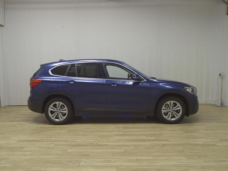 Phytobicblau metallic Gebraucht 2021 BMW X1 Advantage SUV | 16.980 € (Guter Preis) - Bild 1/4