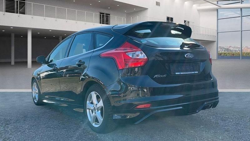 Gebraucht Ford Focus Titanium 140 PS (102 kW) 2013 Schwarz Limousine