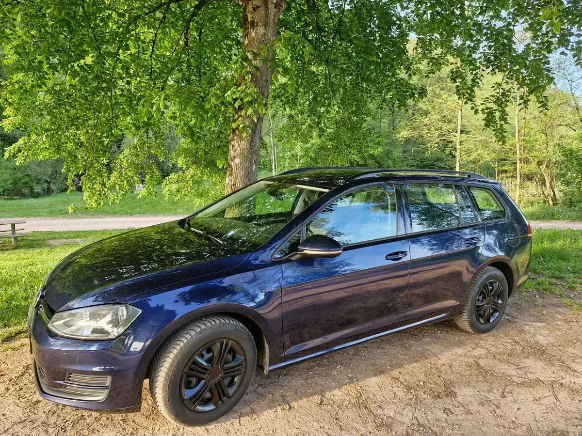 Gebraucht VW Golf VII Comfortline 110 PS (80 kW) 2014 Blau Limousine