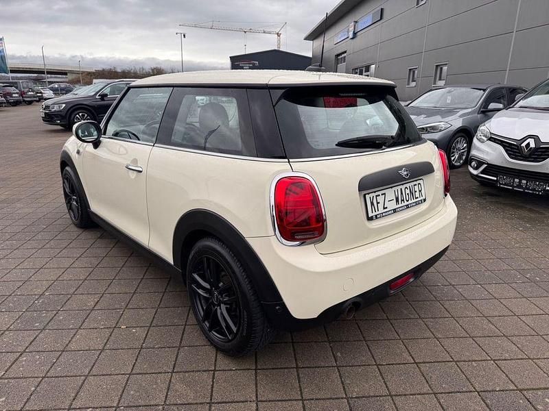 Gebraucht Mini ONE Pepper 102 PS (75 kW) 2021 Weiß Kleinwagen