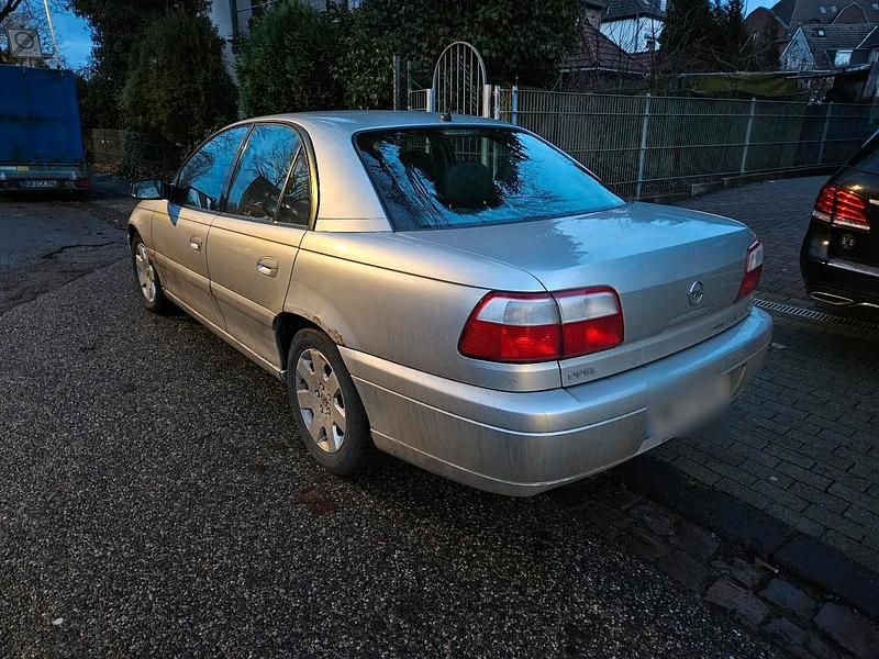 Gebraucht Opel Omega 211 PS (155 kW) 2000 Silber Limousine