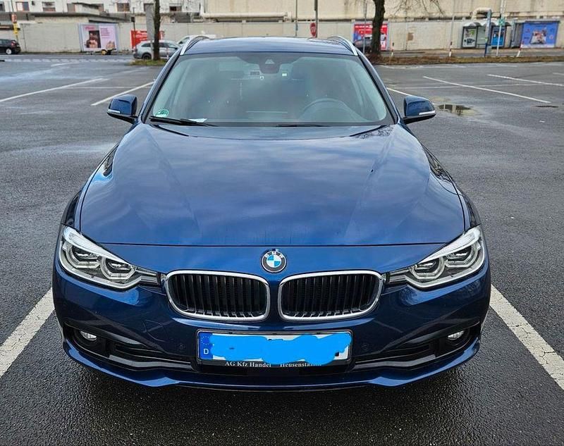 Używany BMW 320 Advantage 163 KM (119 kW) 2018 Niebieski Kombi