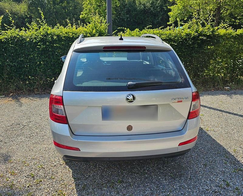 Gebraucht Skoda Octavia 110 PS (80 kW) 2016 Silber Kleinwagen