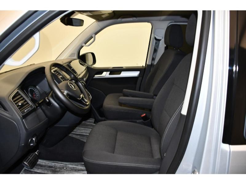 Gebraucht VW Multivan Comfortline 150 PS (110 kW) 2019 Reflexsilber metallic Van