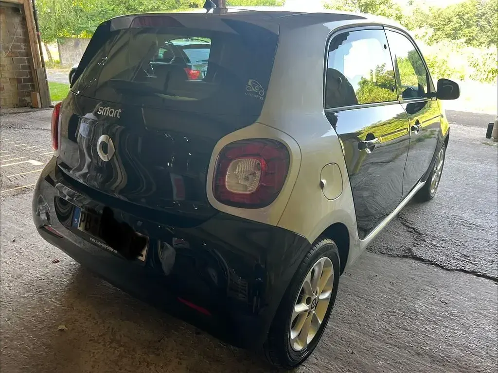 Gebraucht Smart ForFour Passion 71 PS (52 kW) 2015 Schwarz Kleinwagen