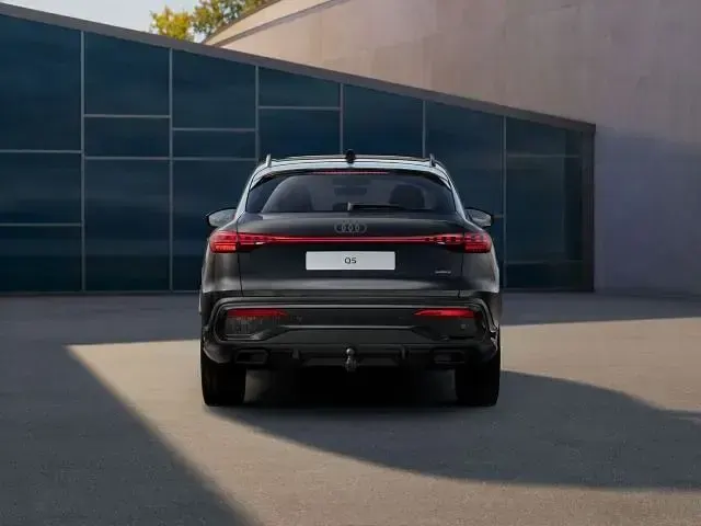 Neu Audi Q5 Sportback Sport 367 PS (269 kW) 2026 Schwarz SUV