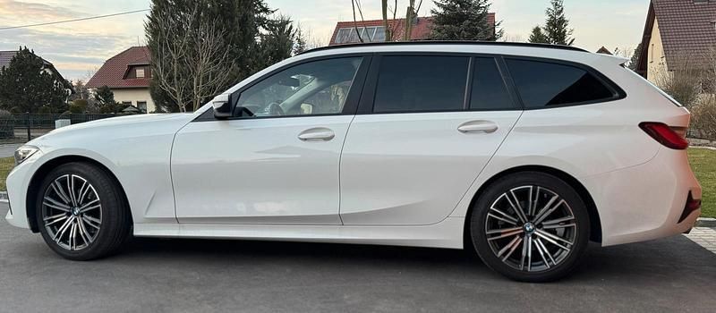 Weiß Gebraucht 2020 BMW 320 Kombi | 23.500 € (Guter Preis) - Bild 1/4