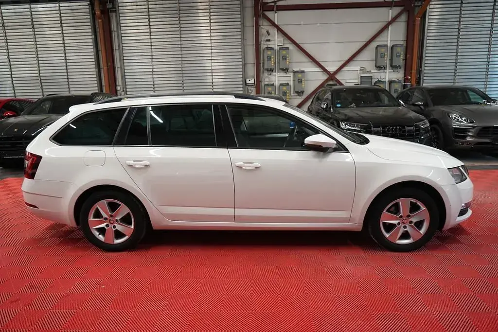 Gebraucht Skoda Octavia Tour 150 PS (110 kW) 2020 Weiß Kombi