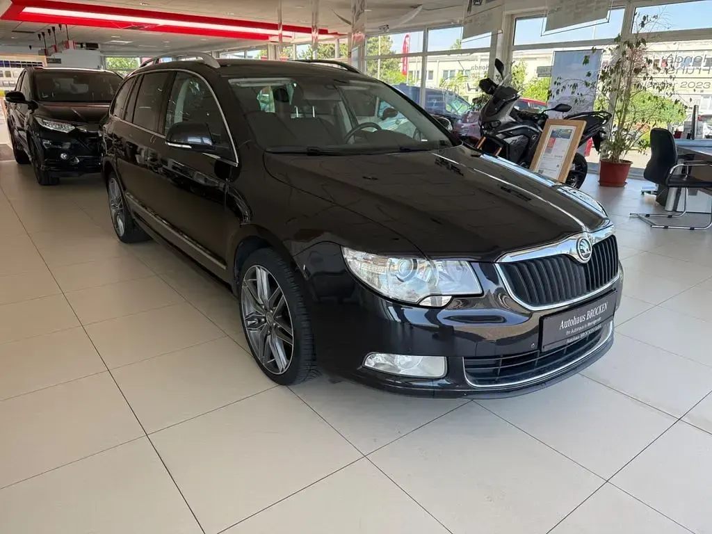 Gebraucht Skoda Superb Elegance 170 PS (125 kW) 2013 Schwarz Kombi