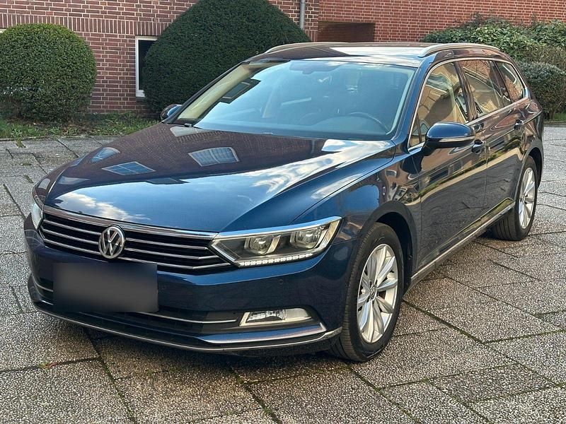 Gebraucht VW Passat 120 PS (88 kW) 2015 Blau Kombi