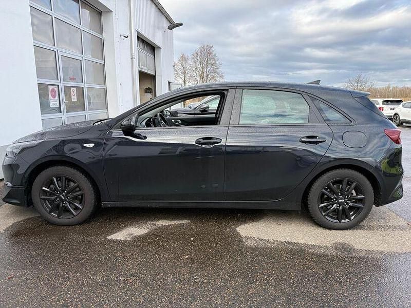 Gebraucht Kia Ceed Edition 7 101 PS (74 kW) 2022 Zilinaschwarz met. Kleinwagen