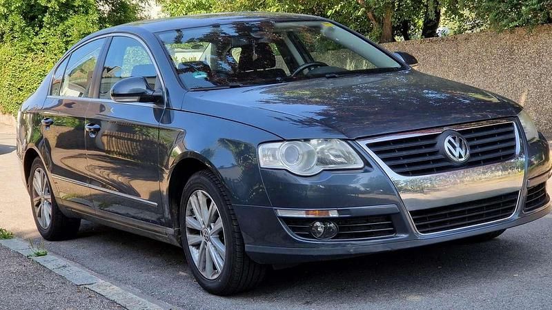 Grau Gebraucht 2009 VW Passat Comfortline Limousine | 2.700 € (Guter Preis) - Bild 1/4