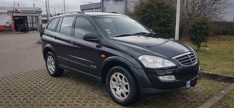 Schwarz Gebraucht 2009 Ssangyong Kyron SUV | 3.900 € - Bild 1/4