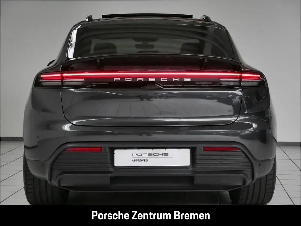 Gebraucht Porsche Macan 4 Electric 380 kW (517 PS) 2024 Silber SUV