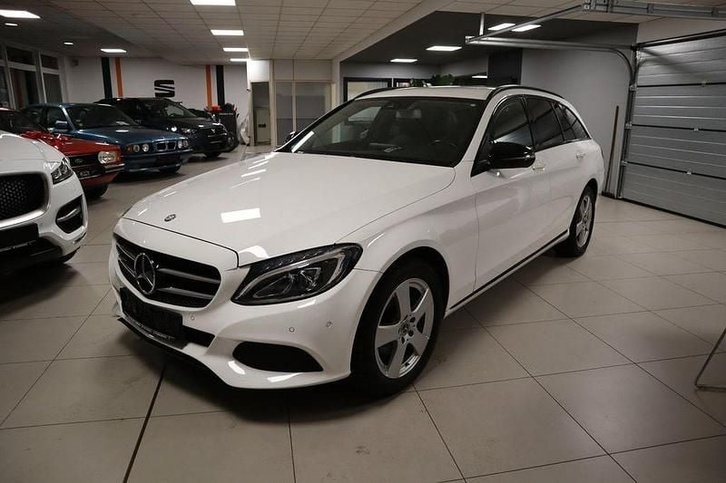 Weiß Gebraucht 2017 Mercedes C220 Kombi | 16.490 € (Guter Preis) - Bild 1/4