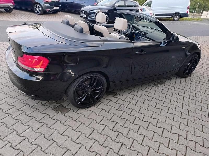 Schwarz Gebraucht 2012 BMW 118 Cabriolet Advantage Cabrio | 7.500 € (Fairer Preis) - Bild 1/4