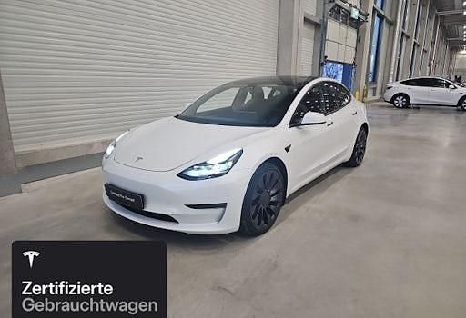 Weiß Gebraucht 2021 Tesla Model 3 Performance Limousine | 32.700 € (Teuer) - Bild 1/4