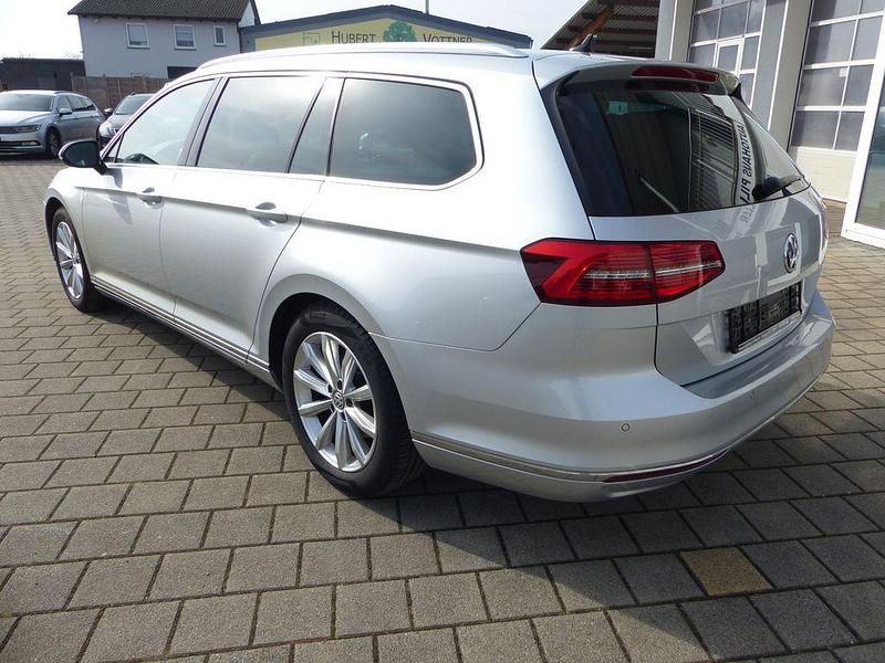 Gebraucht VW Passat Highline 150 PS (110 kW) 2019 Silber Kombi