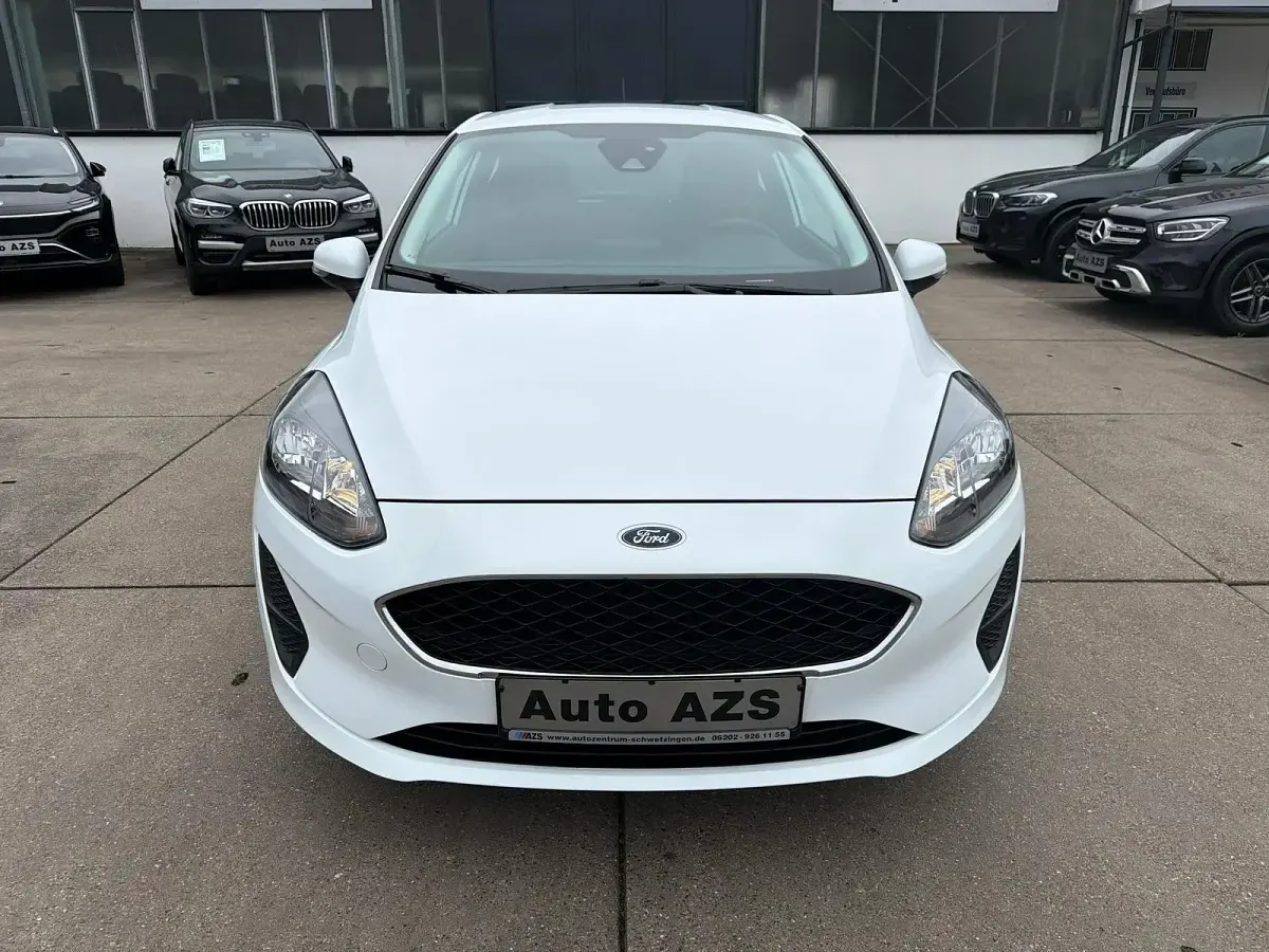 Gebraucht Ford Fiesta Trend 75 PS (55 kW) 2021 Weiß Kleinwagen