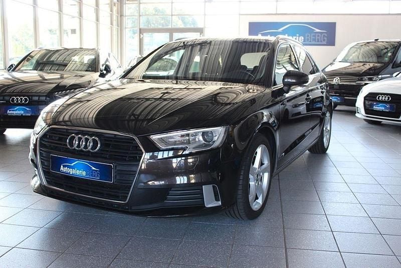 Braun Gebraucht 2017 Audi A3 Sportback Sport Limousine | 16.450 € (Guter Preis) - Bild 1/4