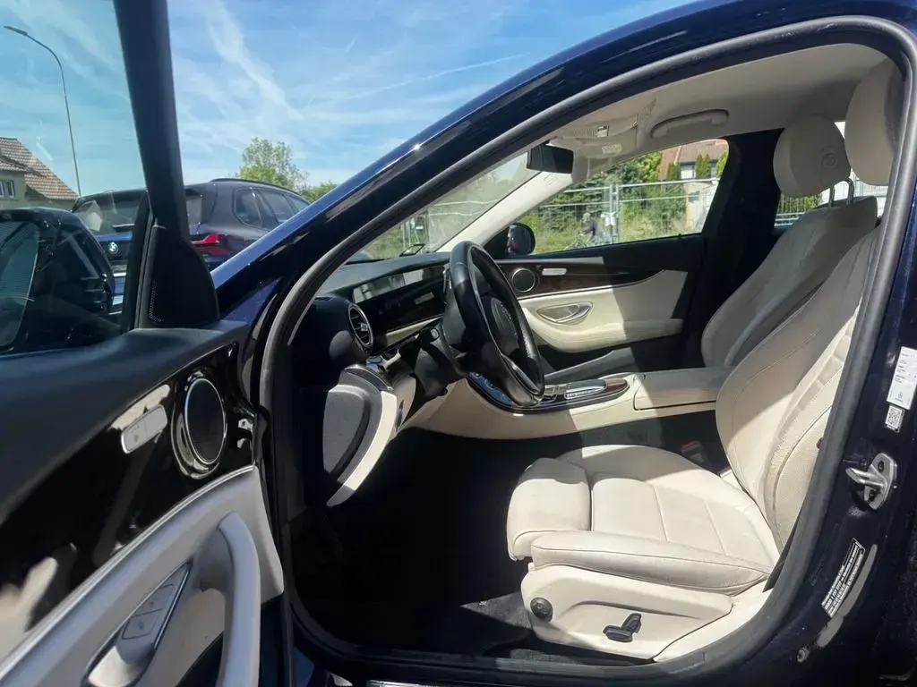 Usata Mercedes E400 AMG 330 CV (242 kW) 2021 Blu Berlina
