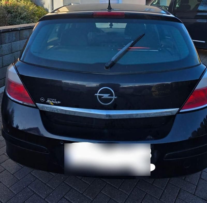 Gebraucht Opel Astra 105 PS (77 kW) 2006 Schwarz Kleinwagen