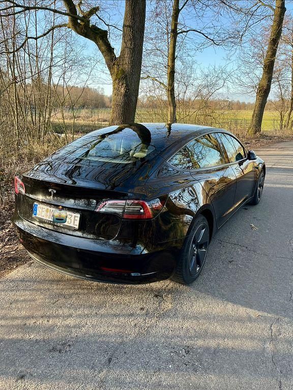 Gebraucht Tesla Model 3 Standard Range 239 kW (325 PS) 2022 Schwarz Limousine