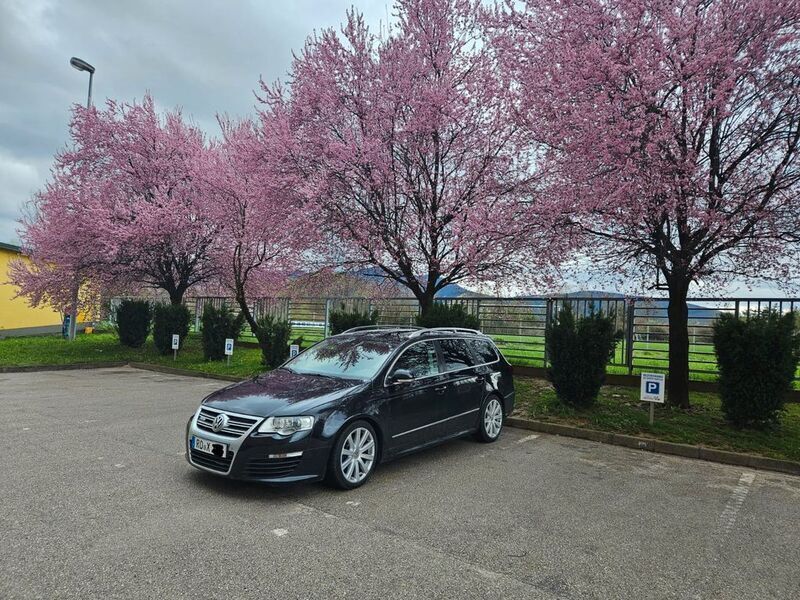 Schwarz Gebraucht 2009 VW Passat R Kombi | 13.000 € - Bild 1/4