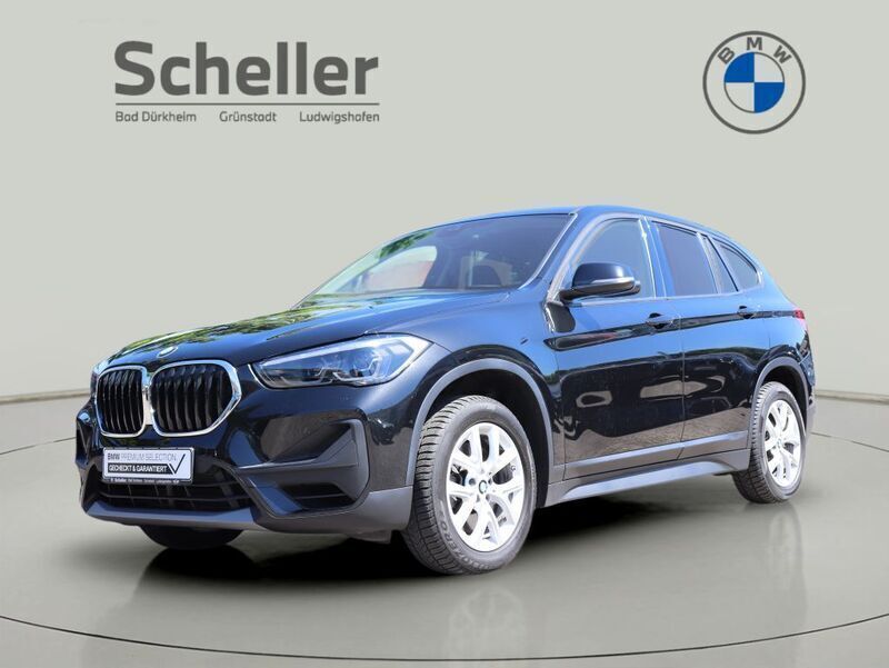 Black sapphire Gebraucht 2022 BMW X1 Advantage SUV | 28.900 € (Fairer Preis) - Bild 1/4