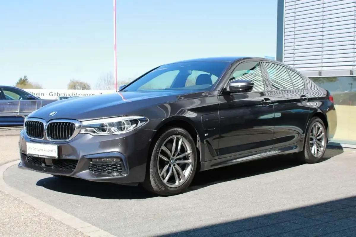 Gebraucht BMW 530e iPerformance 252 PS (185 kW) 2020 Sophistograu brillanteffekt me Limousine