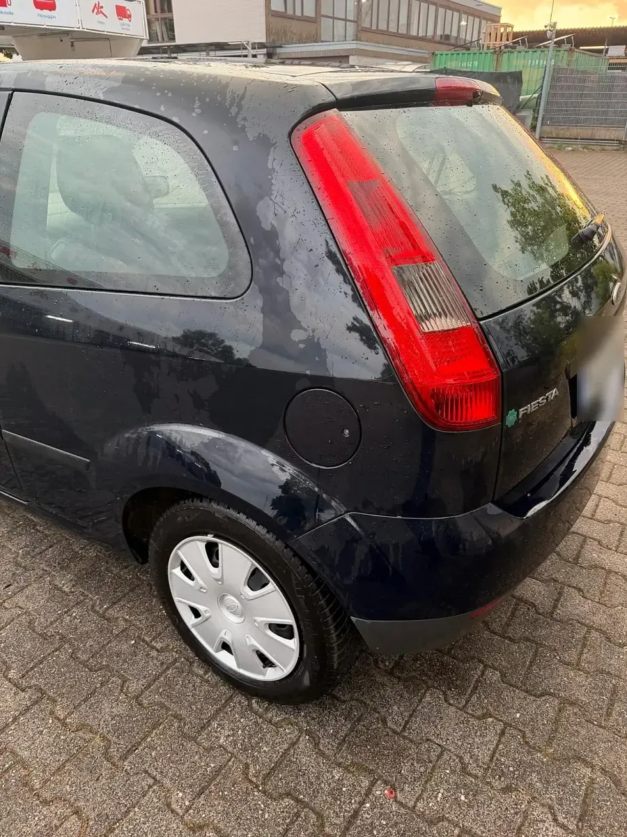 Gebraucht Ford Fiesta 69 PS (50 kW) 2005 Blau Kleinwagen