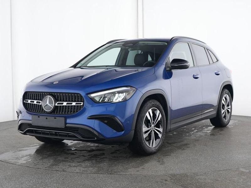 Gebraucht Mercedes GLA200 Progressive 150 PS (110 kW) 2024 Spektralblau (metallic) SUV